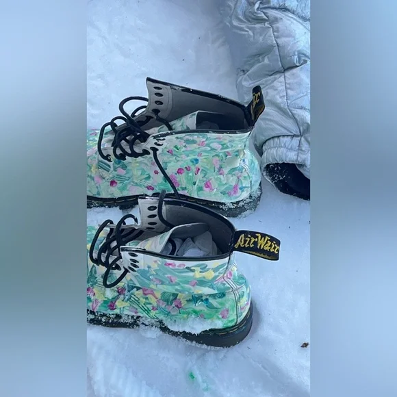Deal!☘️💚Dr. Martens Floral Boots Hand Painted - Picture 4 of 8